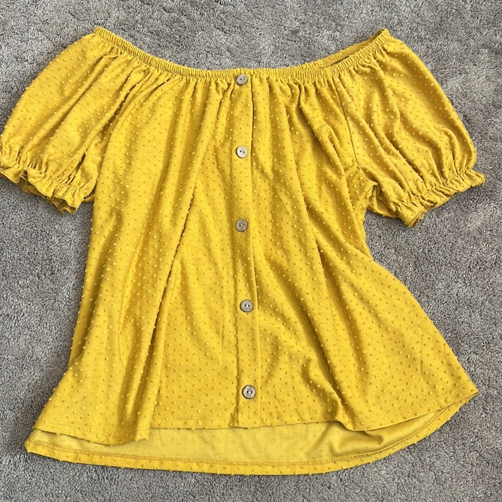 3/$21💥 Marigold • Off the Shoulder • Top